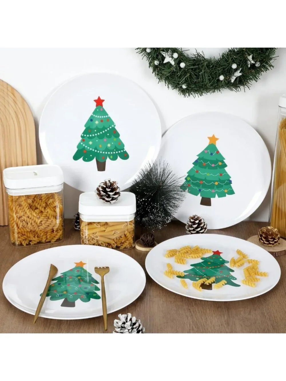 4-Piece 10-Inch Christmas Tree Melamine Dinnerware Set - Reusable